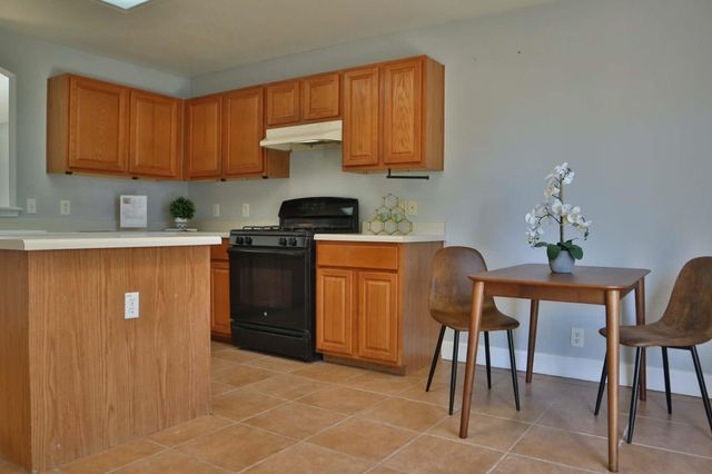 717 Blair Ave, Bastrop, TX 78602