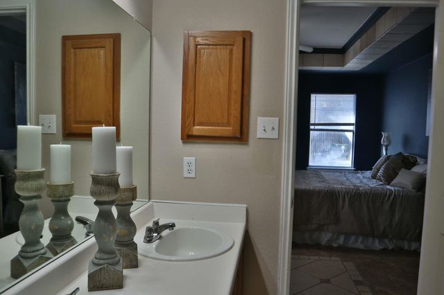 717 Blair Ave, Bastrop, TX 78602