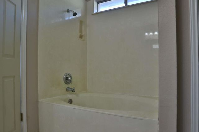 717 Blair Ave, Bastrop, TX 78602