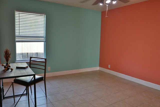 717 Blair Ave, Bastrop, TX 78602