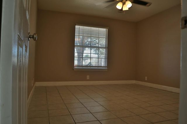 717 Blair Ave, Bastrop, TX 78602