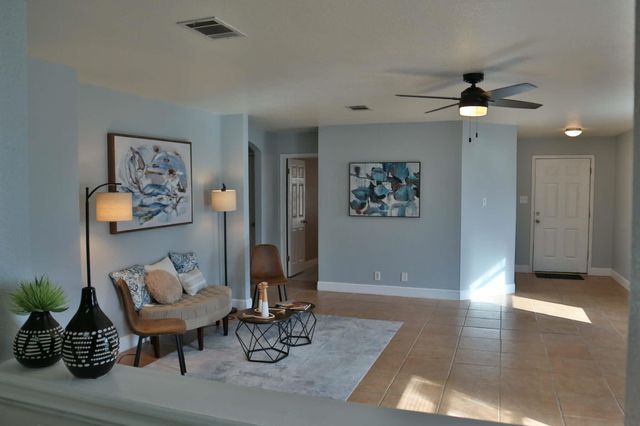 717 Blair Ave, Bastrop, TX 78602