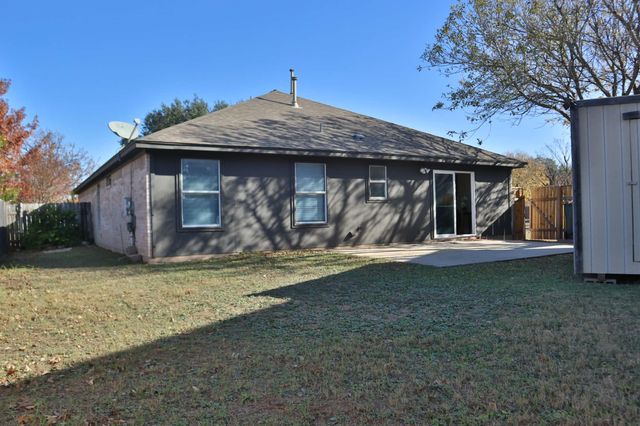 717 Blair Ave, Bastrop, TX 78602