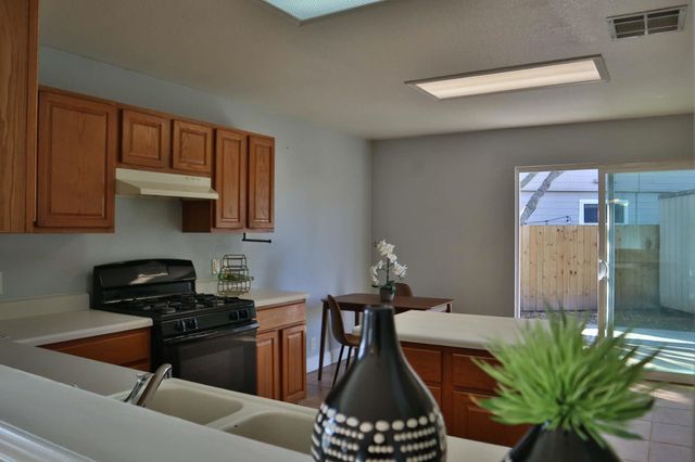 717 Blair Ave, Bastrop, TX 78602