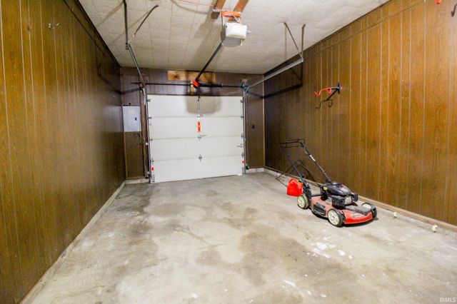 2717 S Meeker Avenue, Muncie, IN 47302