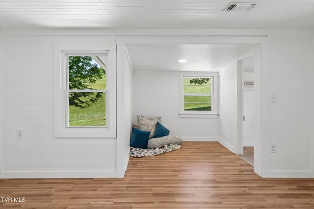 212 Highland Church Road, Gray, TN 37615