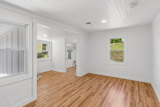 212 Highland Church Road, Gray, TN 37615