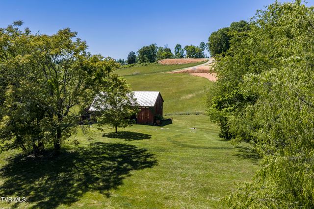 212 Highland Church Road, Gray, TN 37615
