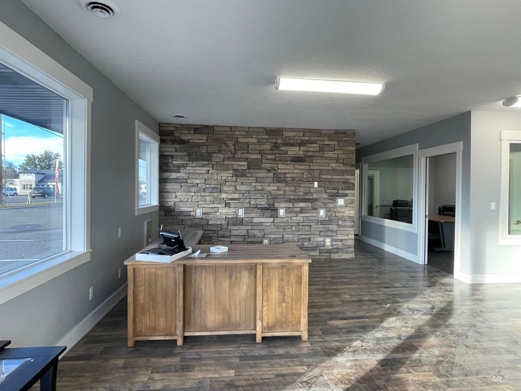 1600 N Whitley Drive, Fruitland, ID 83619 photo 2