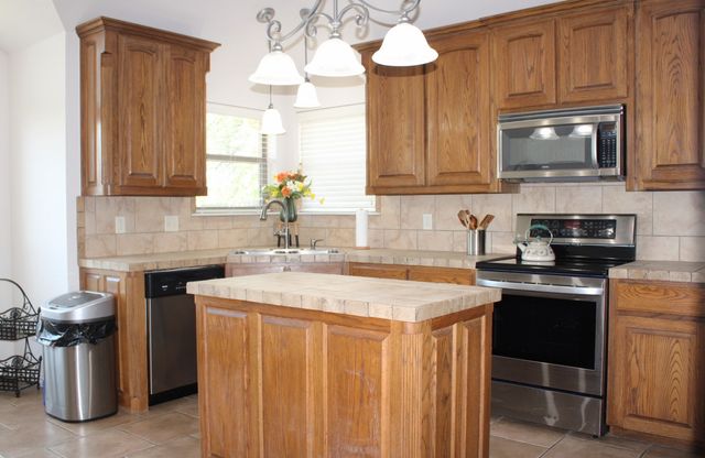 1801 Roadrunner Drive, Weatherford, TX 76088