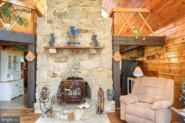 15 SULPHUR SPRINGS RD, Duncannon, PA 17020