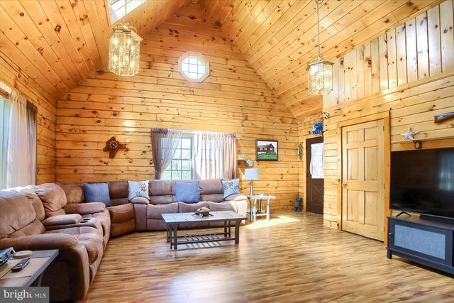 15 SULPHUR SPRINGS RD, Duncannon, PA 17020