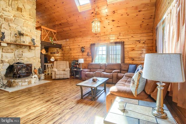 15 SULPHUR SPRINGS RD, Duncannon, PA 17020