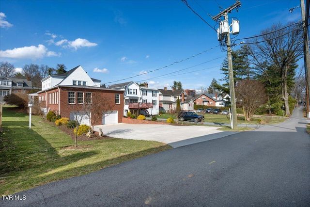 108 West Valley Street, Abingdon, VA 24210