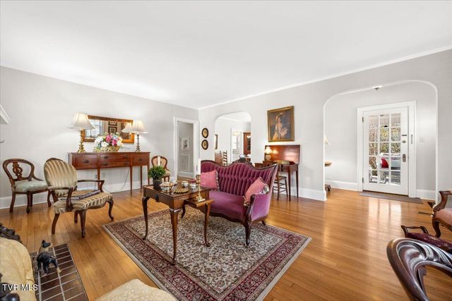 108 West Valley Street, Abingdon, VA 24210