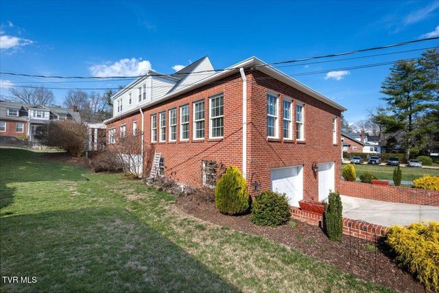 108 West Valley Street, Abingdon, VA 24210