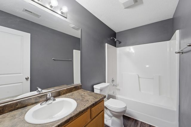 2150 NE 18th Street 91, Grimes, IA 50111