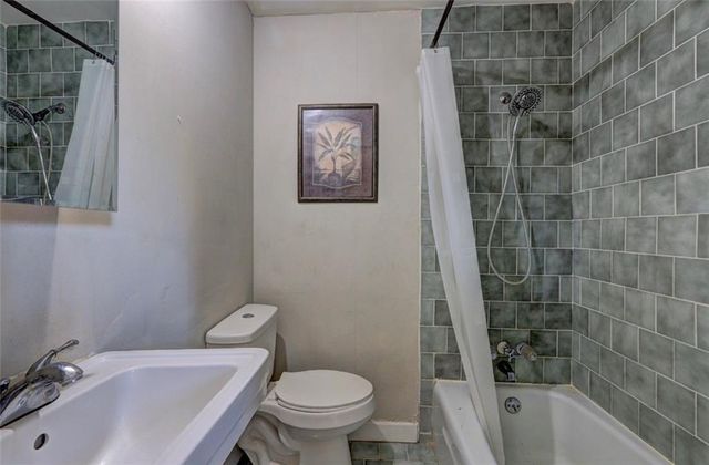 562 Dickens Road NW, Lilburn, GA 30047