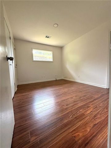 562 Dickens Road NW, Lilburn, GA 30047