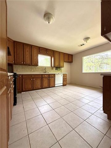 562 Dickens Road NW, Lilburn, GA 30047