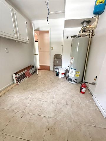 562 Dickens Road NW, Lilburn, GA 30047