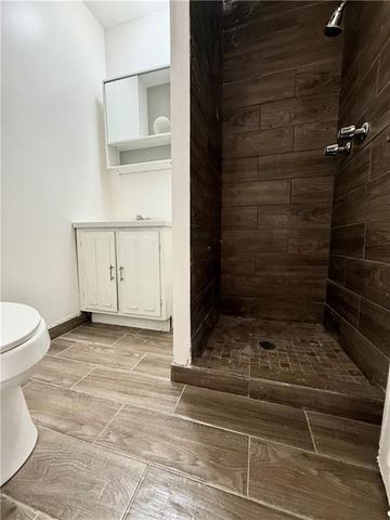 562 Dickens Road NW, Lilburn, GA 30047