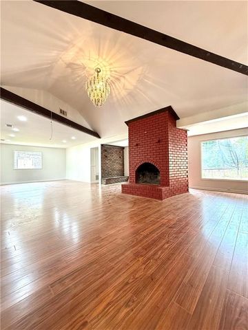 562 Dickens Road NW, Lilburn, GA 30047