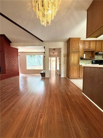 562 Dickens Road NW, Lilburn, GA 30047