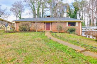 562 Dickens Road NW, Lilburn, GA 30047
