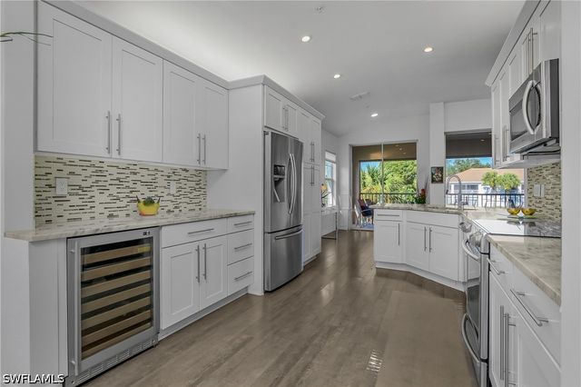 6867 Satinleaf RD S 201, Naples, FL 34109