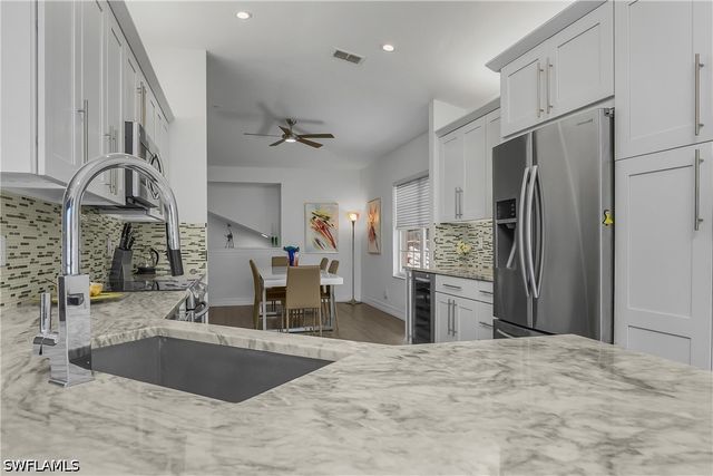 6867 Satinleaf RD S 201, Naples, FL 34109