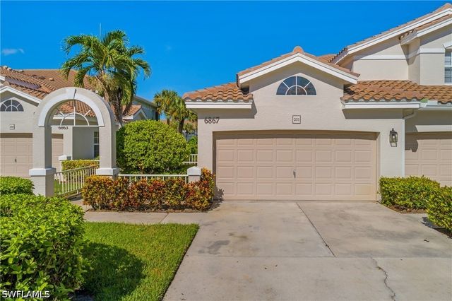 6867 Satinleaf RD S 201, Naples, FL 34109