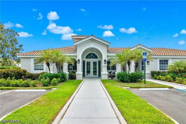 6867 Satinleaf RD S 201, Naples, FL 34109