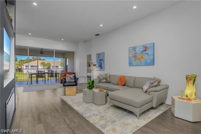6867 Satinleaf RD S 201, Naples, FL 34109