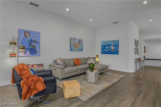 6867 Satinleaf RD S 201, Naples, FL 34109