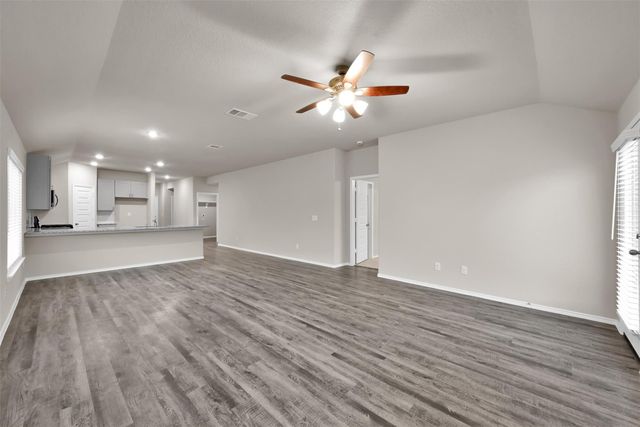 257 Gallant Front Trail, Magnolia, TX 77354