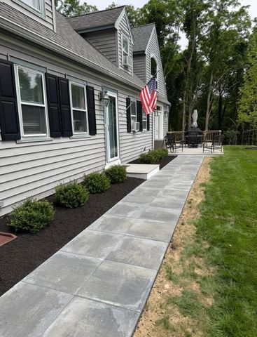 77 Lakewood Dr 2, Plymouth, MA 02360