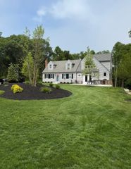 77 Lakewood Dr 2, Plymouth, MA 02360