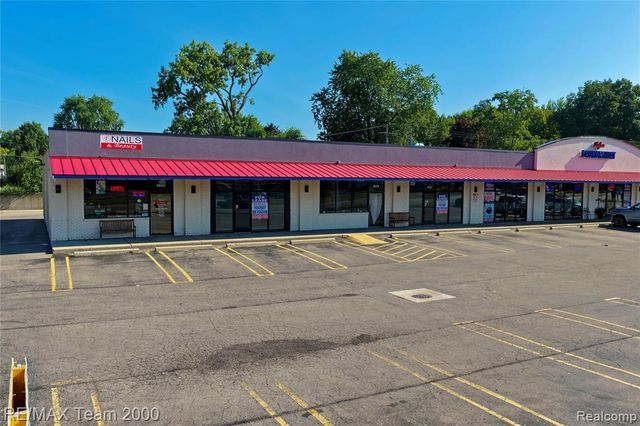 28416 5 Mile Road, Livonia, MI 48154