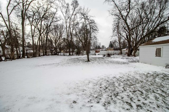 1393 W Stanley Road, Mount Morris, MI 48458