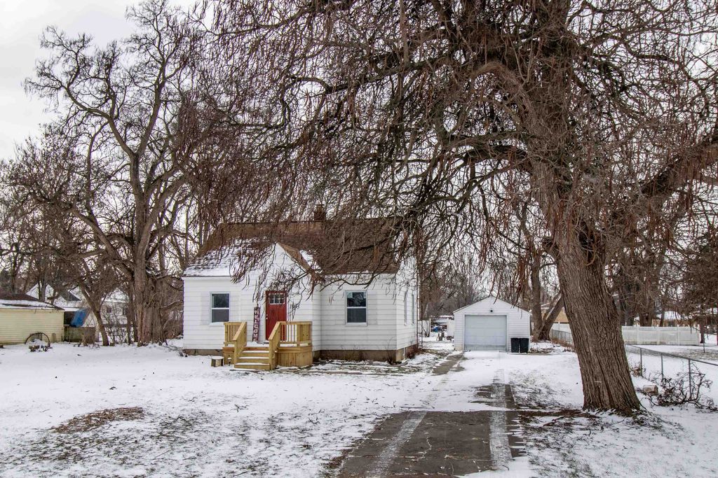 1393 W Stanley Road, Mount Morris, MI 48458