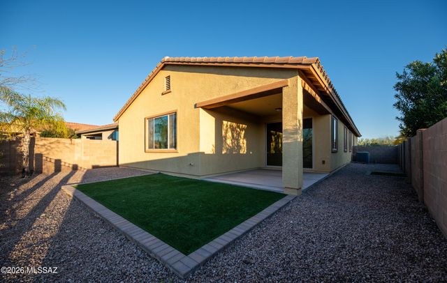 12047 N Golden Mirror Drive, Marana, AZ 85658