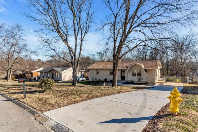 117 Mountainwood Drive, Hendersonville, TN 37075