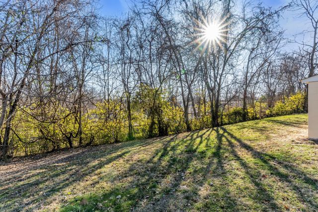 117 Mountainwood Drive, Hendersonville, TN 37075