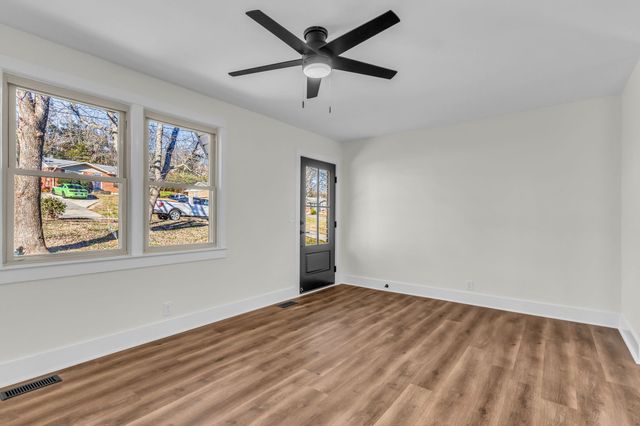 117 Mountainwood Drive, Hendersonville, TN 37075