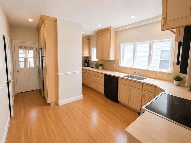 9 Bradford Ave 1, Medford, MA 02155