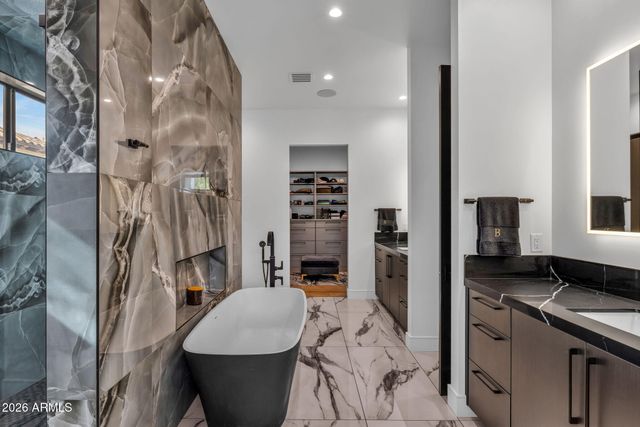 7851 N CENTRAL Avenue, Phoenix, AZ 85020