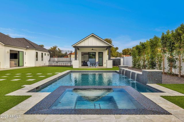 7851 N CENTRAL Avenue, Phoenix, AZ 85020