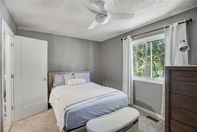 5703 SW 3rd Street, Des Moines, IA 50315