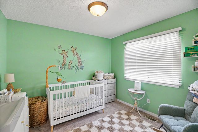 5703 SW 3rd Street, Des Moines, IA 50315